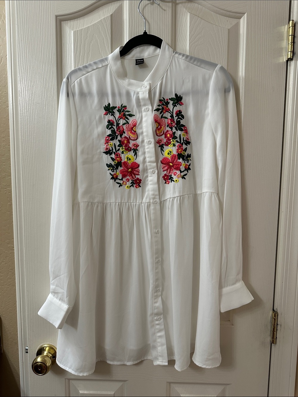 SHEIN White Long Sleeve Button-Up Blouse Pink & Yellow Floral Embroidery L 8/10